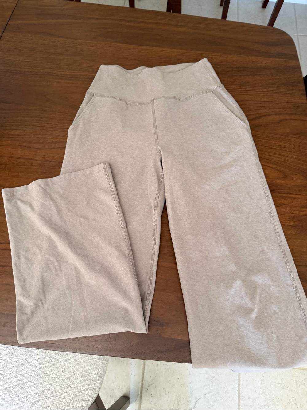 Beyond Yoga Straight-Leg Lounge Pants in birch heather (Spacedye Laid Back Pant)
